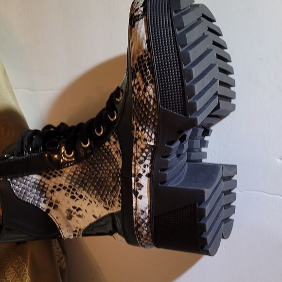 LADIES FASHIONOVA SNAKESKIN LOOK BOOT - Picture 12 of 15